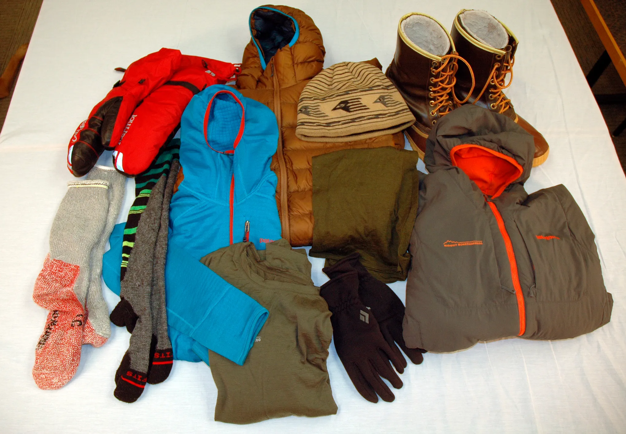 لباس کوهنوردی باید چگونه باشد؟