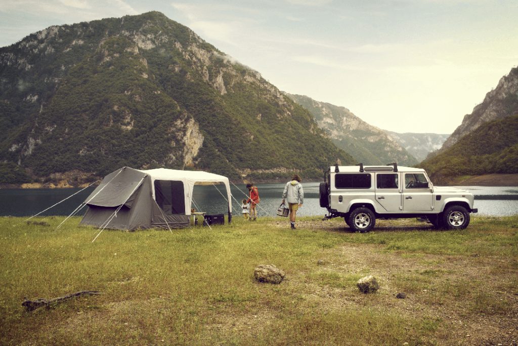 ساده ترین روش بستن چادر مسافرتی ۸ نفره