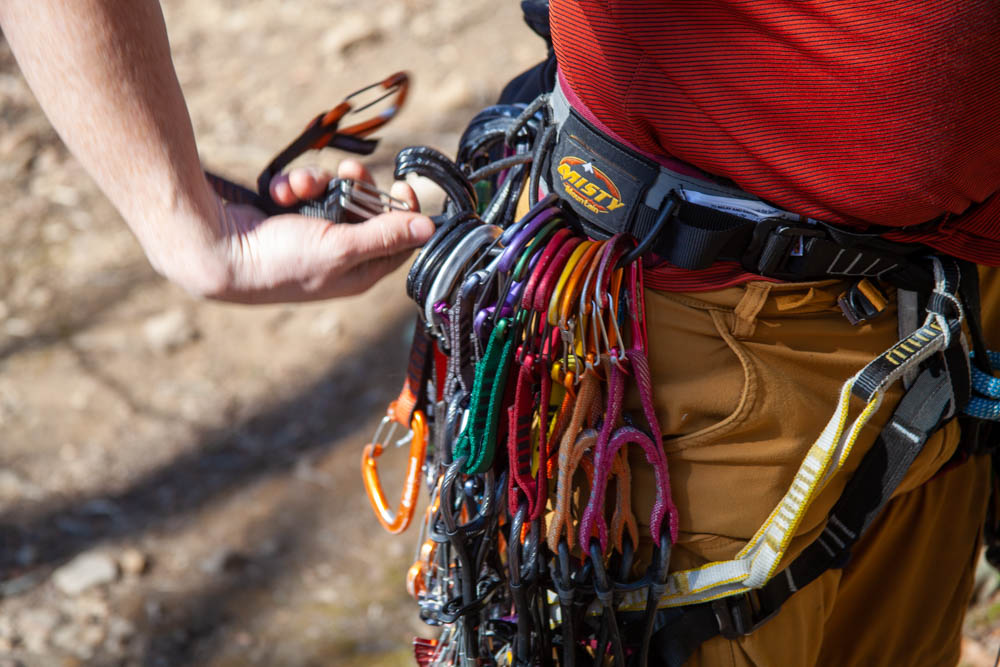 هارنس کوهنوردی چیست؟